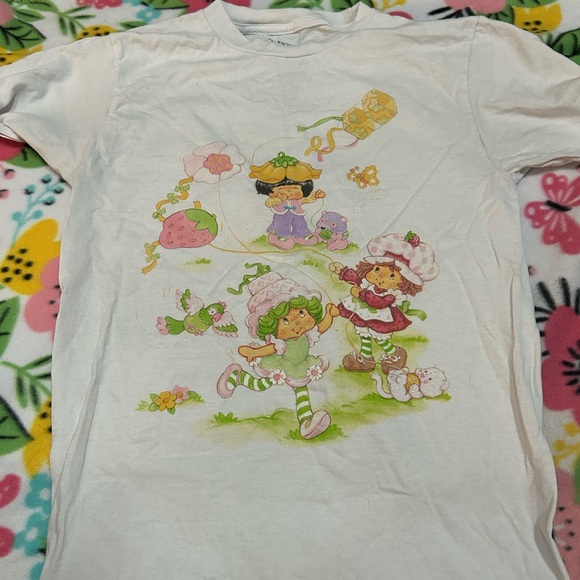 Hello Kitty, Strawberry Shortcake, Bratz, Care Bear T-Shirt Bundle - Picture 6 of 11